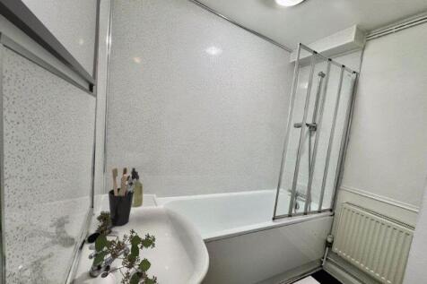Bathroom (furnishings and accessories...