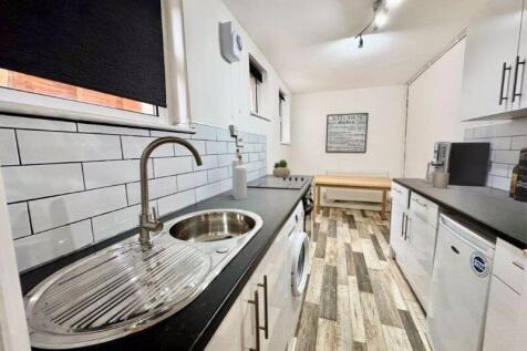 Kitchen (furnishings and accessories ...