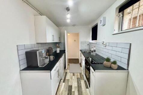 Kitchen (furnishings and accessories ...