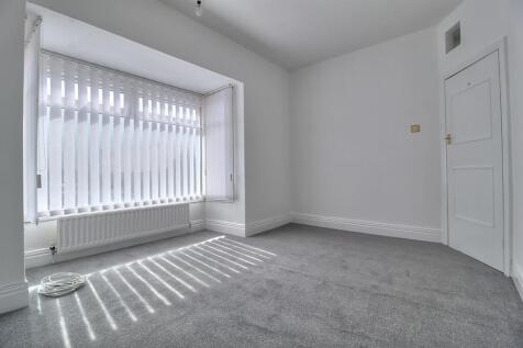 Bed 1 2.jpg