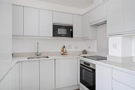 Bellingham Road 1-3, Apt 2.04 Ph11.jpg
