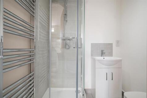 Bellingham Road 1-3, Apt 2.04 Ph3.jpg