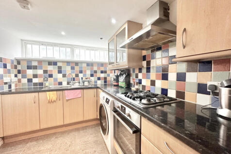 0 Bedroom Flat for Rent