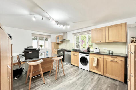 2 Bedroom Flat for Rent