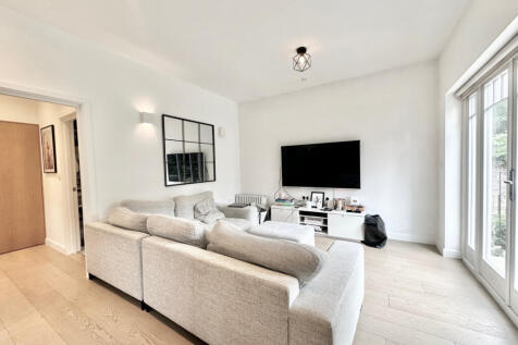 2 Bedroom Flat for Rent
