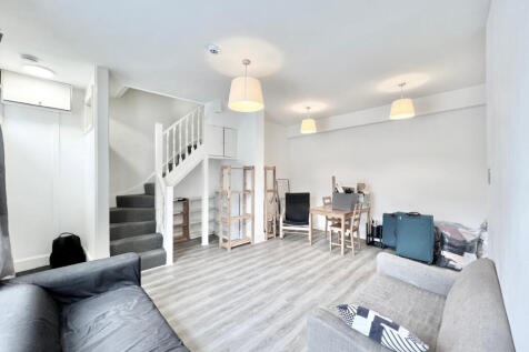 2 Bedroom End Terrace for Rent