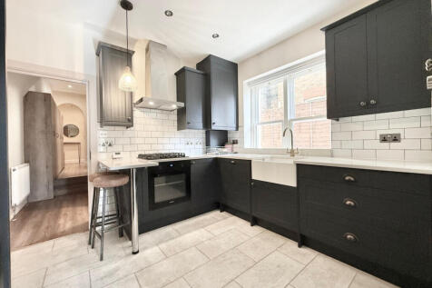 2 Bedroom Flat for Rent