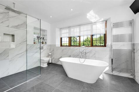 Main En Suite