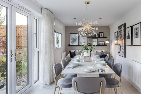 Balmoral 4 bedroom home, open-plan kitchen/dining room