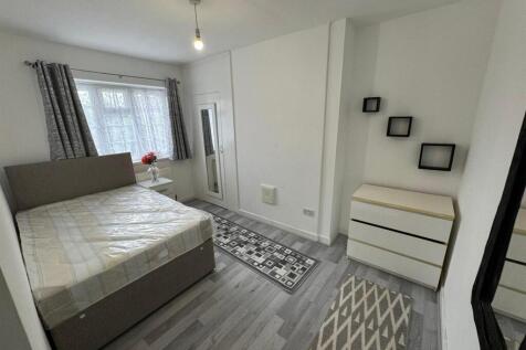 Room 6 (1).jpg