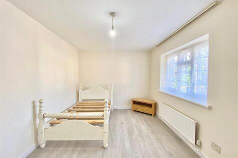 Updated room pics 2025 - 2.jpg