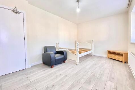 Updated room pics 2025 - 4.jpg