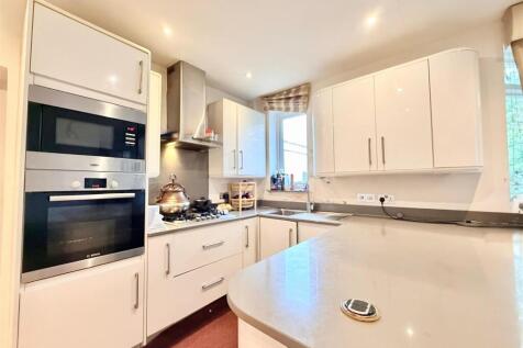 WhatsApp Image 2025-10-14 at 15.39.48_25bc6d3e.jpg