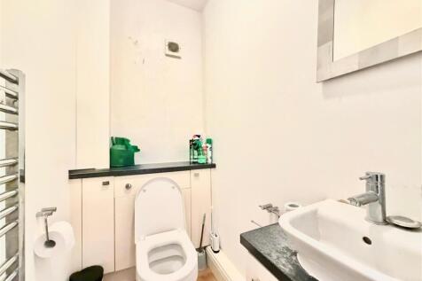 WhatsApp Image 2025-10-14 at 15.39.49_8aa54aee.jpg