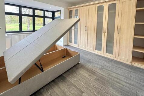 WhatsApp Image 2025-11-04 at 12.57.34_3c4cc802.jpg