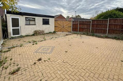 WhatsApp Image 2025-11-04 at 12.57.33_e2adc7af.jpg