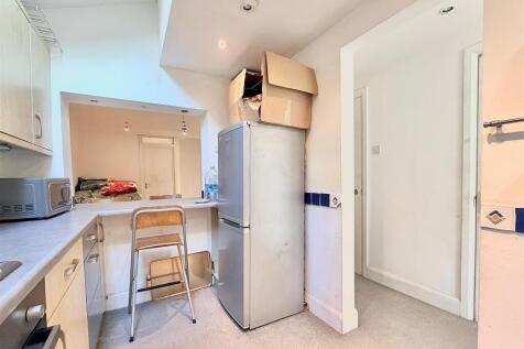 WhatsApp Image 2025-10-27 at 16.46.30_8b370a4c.jpg