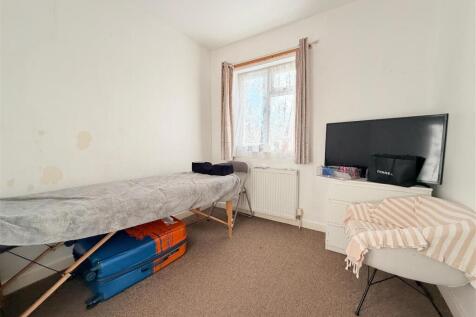 Bittacy Upstairs Flat 8.jpg