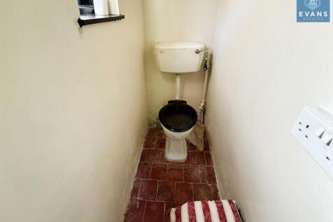 Ground Floor Wc