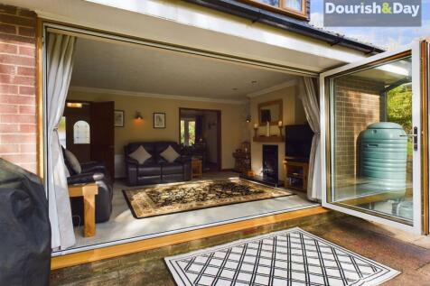 Lounge Bi-Folds