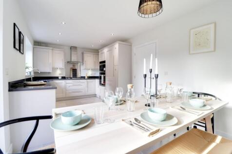 Dining Area &amp; Kitchen