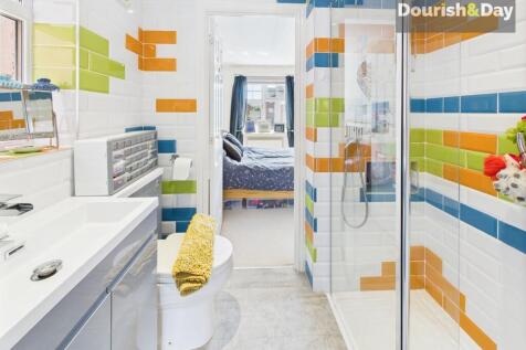 Bedroom 2 &amp; 3 En-Suite
