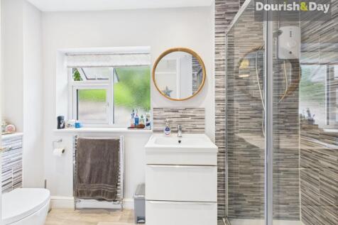 Family Shower Room