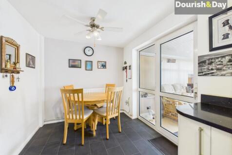 Kitchen Dining Area