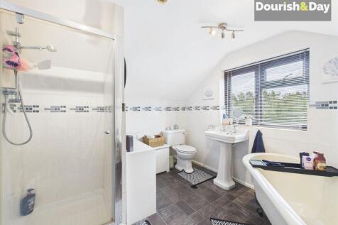First Floor Bathroom