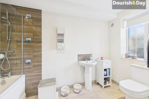 Bedroom 1 En-Suite Bathroom