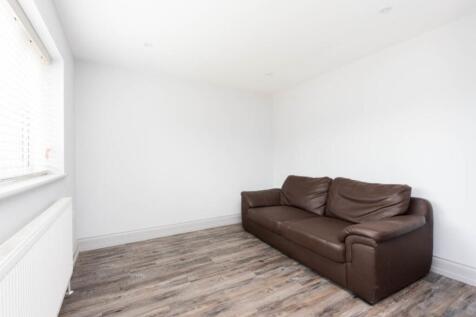 Flat B Snowdon Mede low-5