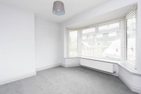 Flat B Snowdon Mede low-3