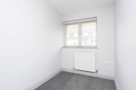 Flat B Snowdon Mede low-4