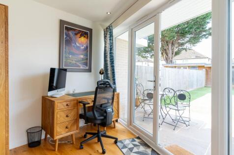 10a Foxwell Drive-03904