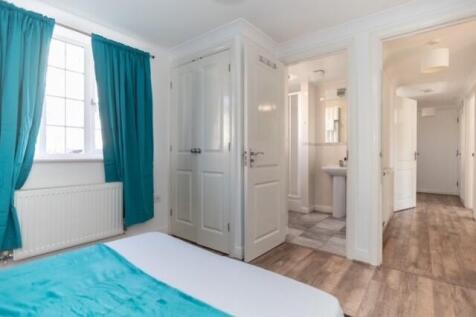 Bedroom with en suite