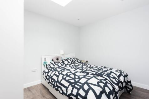 Flat 1 111 London Road High-4