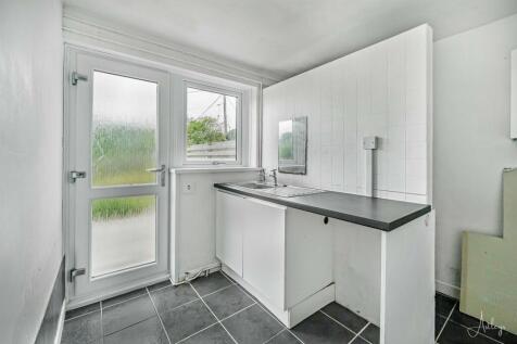 Utility/Shower Room