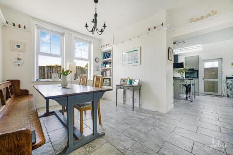 Breakfast Room