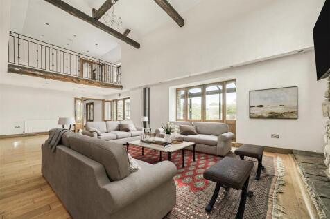 Lounge (Virtually Staged)