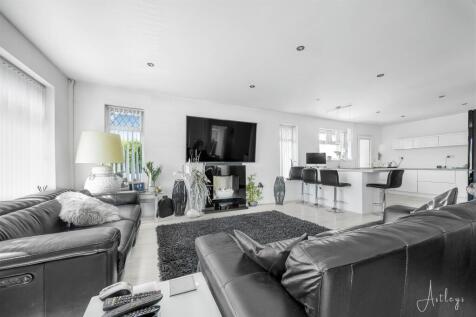 Kitchen/Living Room