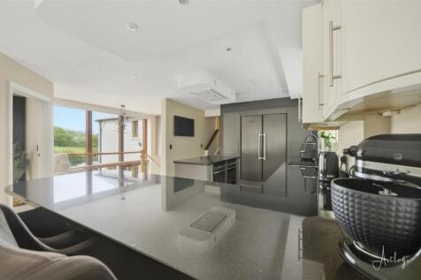 Open Plan Kitchen/Breakfast Room