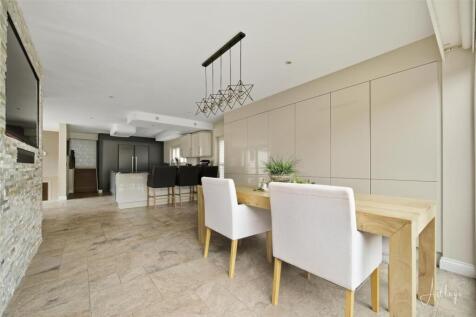 Open Plan Kitchen/Breakfast Room
