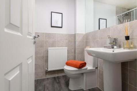Bathroom inside the 4 bedroom Kingsley