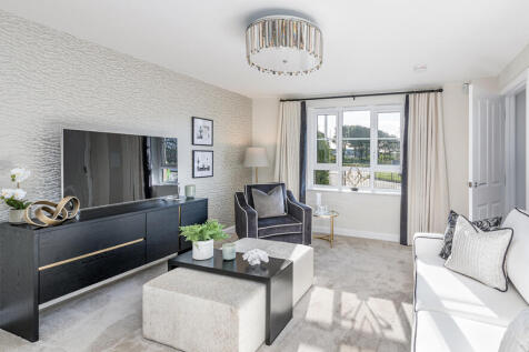 Balmoral 4 bedroom home, spacious lounge