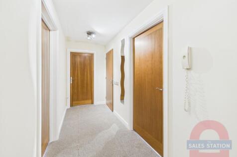 Hallway Communal