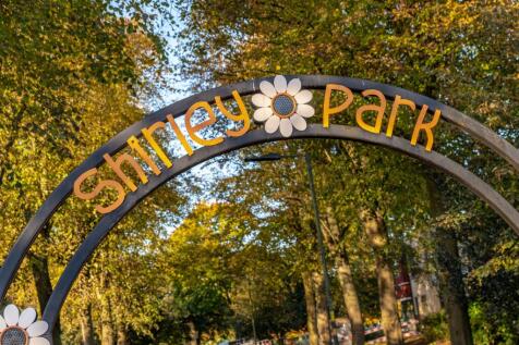 Shirley park entrance