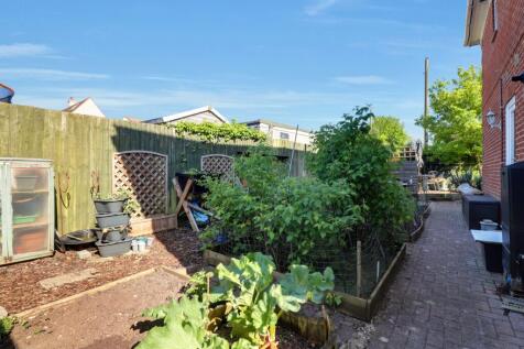 Side Garden 