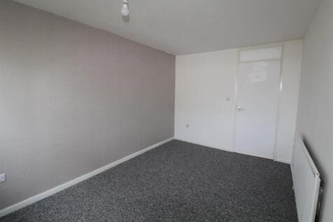 Bedroom1..JPG