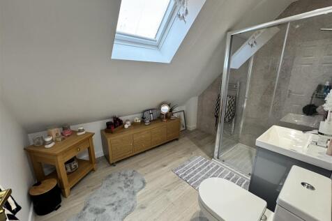 Bedroom One Ensuite