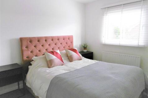 bedroom.JPG